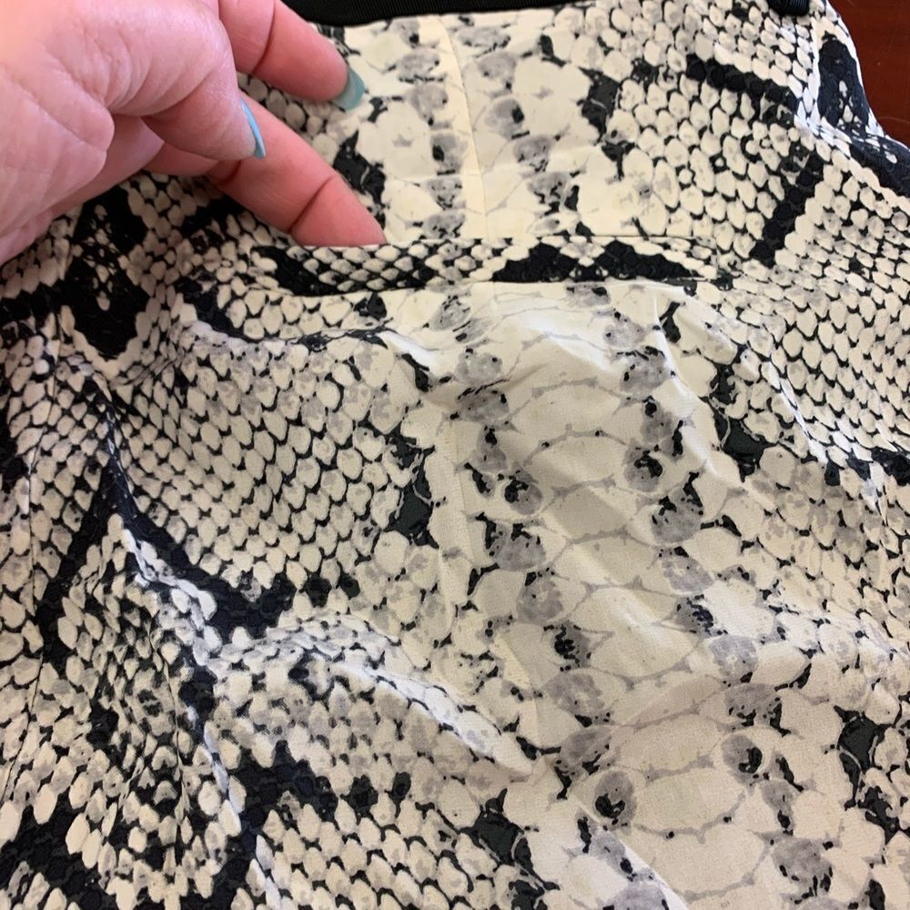 Nanette Lepore Croc Print Dress Pants sz 6 - Picture 4 of 5